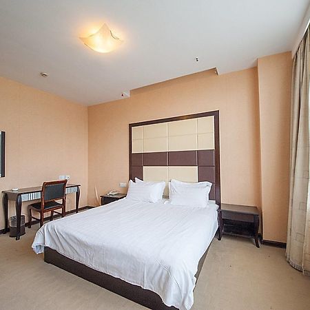 Nantong Jinrui Hotel Exterior photo